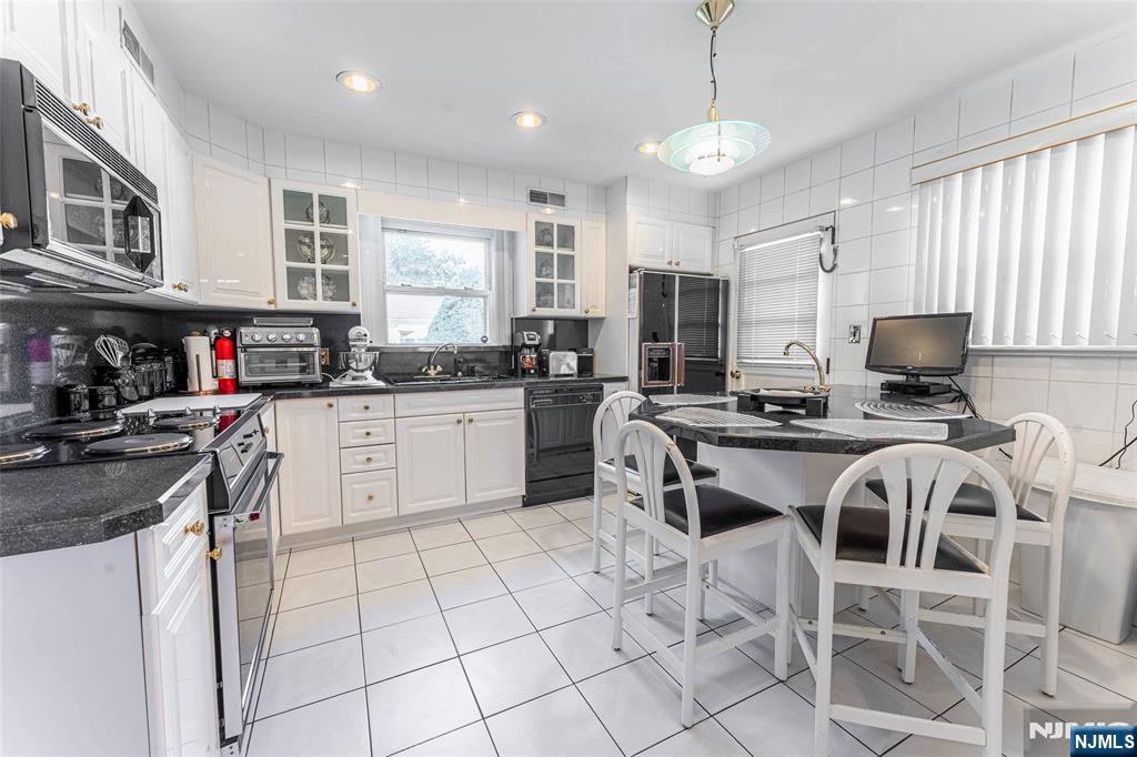 1806 Rensselaer Road