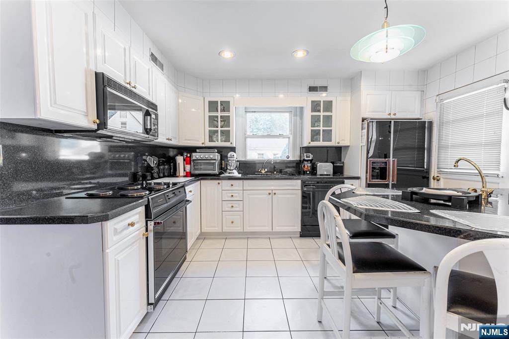 1806 Rensselaer Road