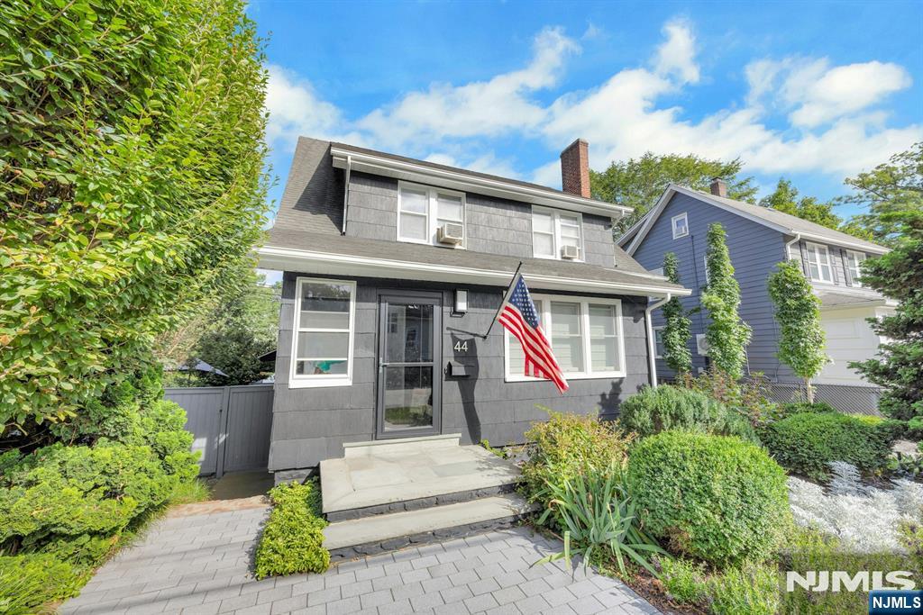 44 Cortland Place