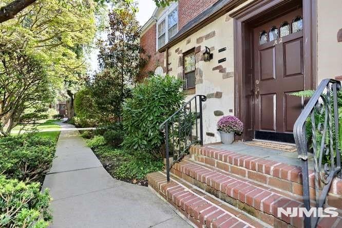 185 E Palisade Avenue A2A