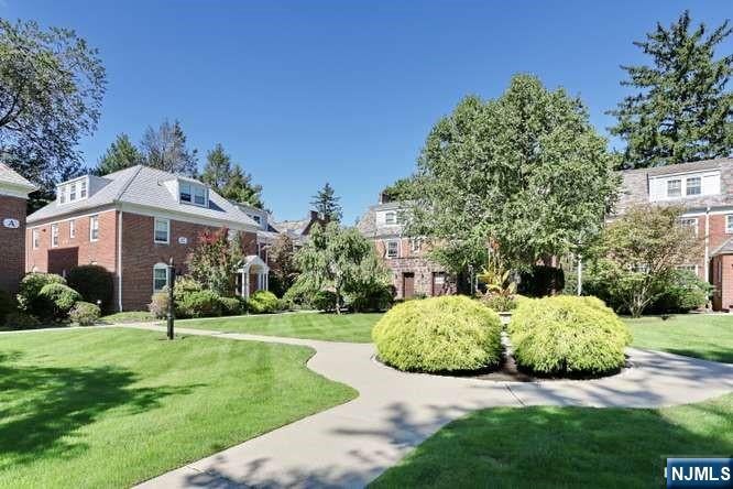 Homes for Sale in Northern NJ | ThisIsRiverEdge.com 185 E Palisade Avenue A2A