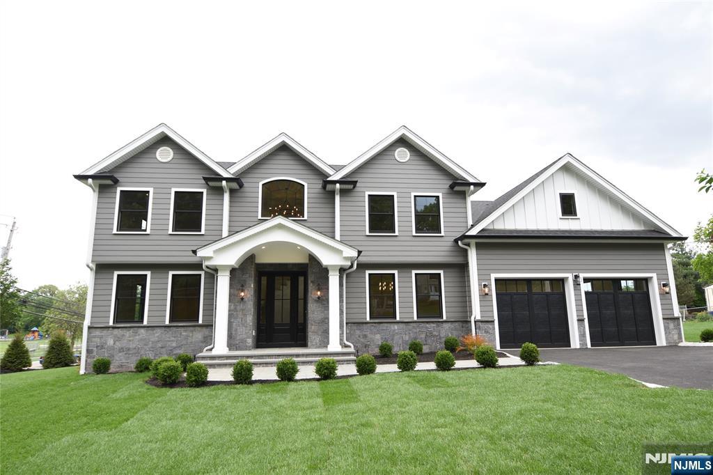 10 Vervalen Street, Norwood, New Jersey - 5 Bedrooms  
5 Bathrooms  
15 Rooms - 