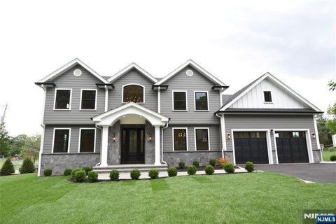 10 Vervalen Street Norwood NJ 07648