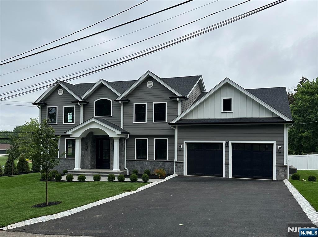 10 Vervalen Street, Norwood, New Jersey - 5 Bedrooms  
5 Bathrooms  
15 Rooms - 