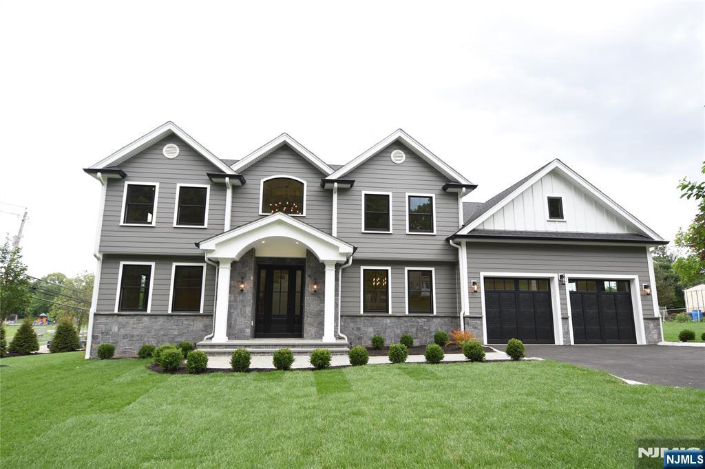 10 Vervalen Street, Norwood, New Jersey - 5 Bedrooms  
5 Bathrooms  
15 Rooms - 