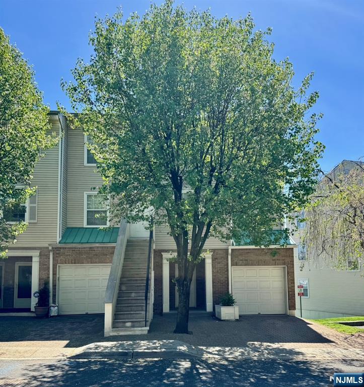 Rental Property at 34 Bergen Ridge Rd 3, North Bergen, New Jersey - Bedrooms: 1 
Bathrooms: 1 
Rooms: 3  - $2,300 MO.