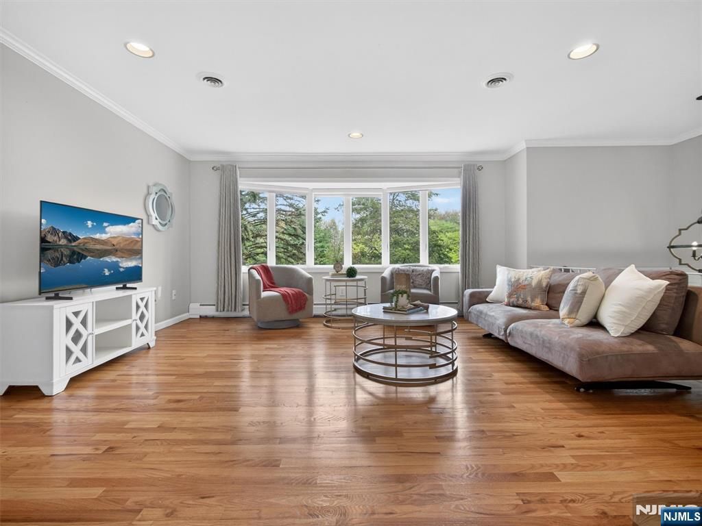 Photo of 307 E Crescent Avenue, Ramsey, NJ 07446 (MLS # 26014340)