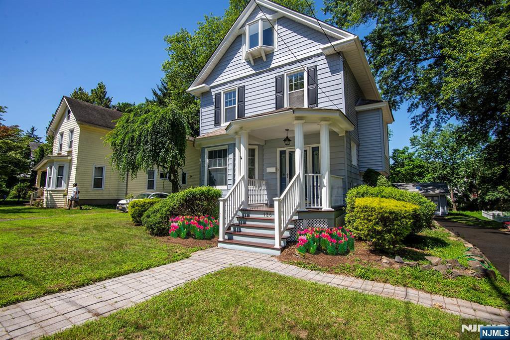 126 Grant Avenue