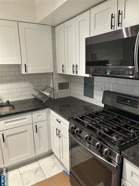 276 Prospect 3H East Orange NJ 07017