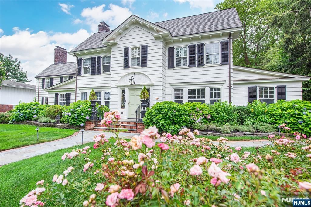 Photo of 412 Ridgewood Avenue, Glen Ridge, NJ 07028 (MLS # 26000527)