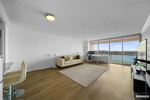 6 Horizon Road 1605 Fort Lee NJ 07024