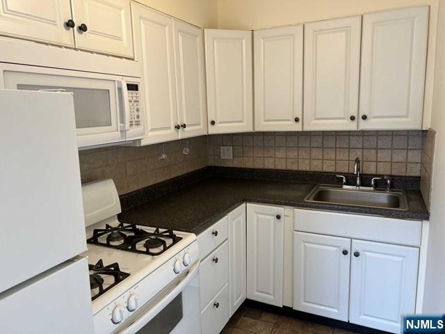 455 Fairview 8, Fairview, New Jersey - 1 Bedrooms  
1 Bathrooms  
3 Rooms - 