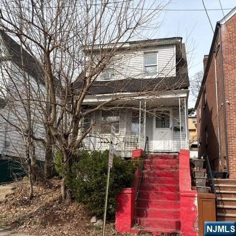 39 Newton Place Irvington NJ 07111