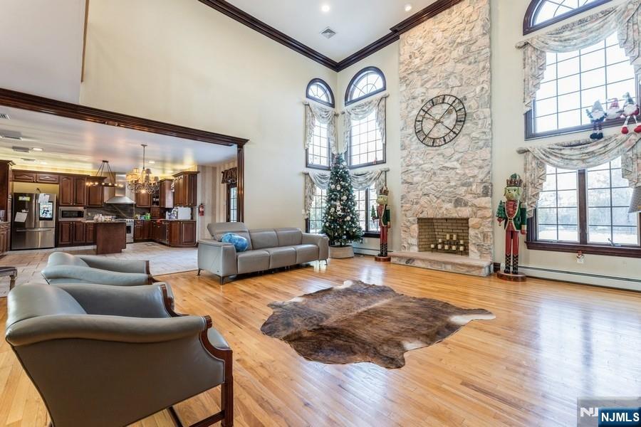 6 Lone Cedar Way