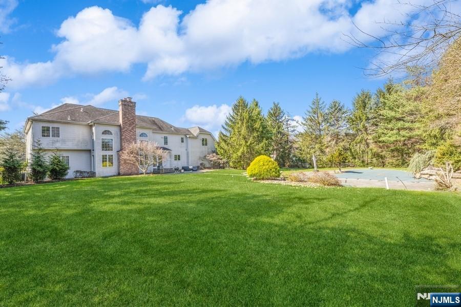 6 Lone Cedar Way