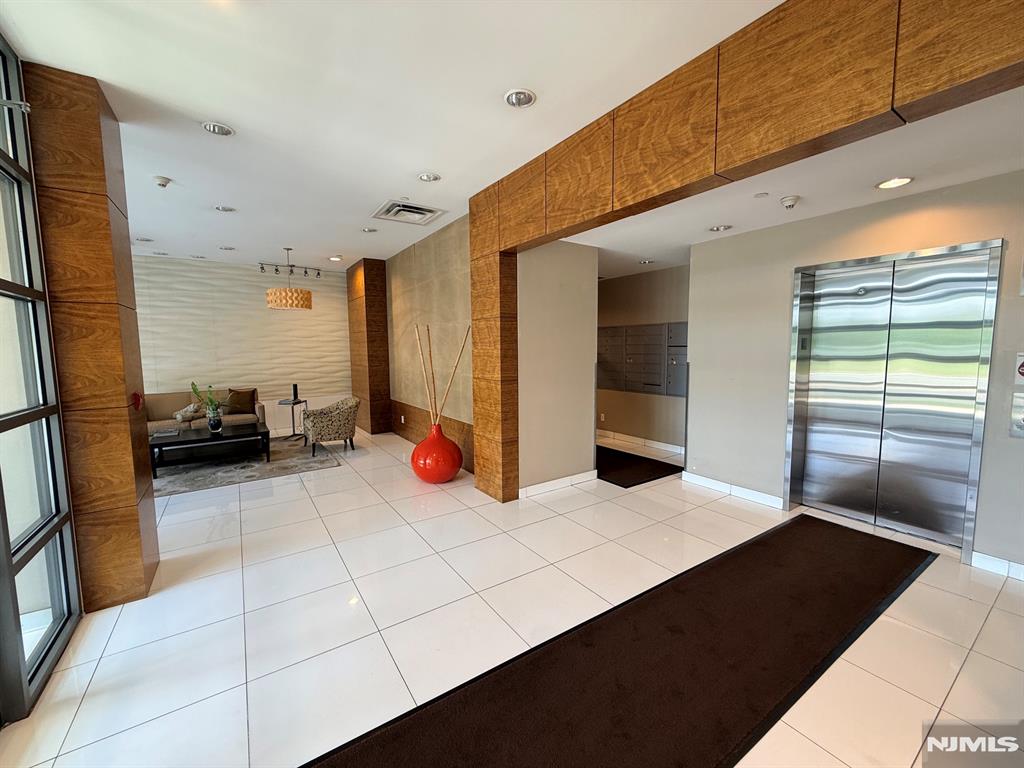 8125 River Road C3