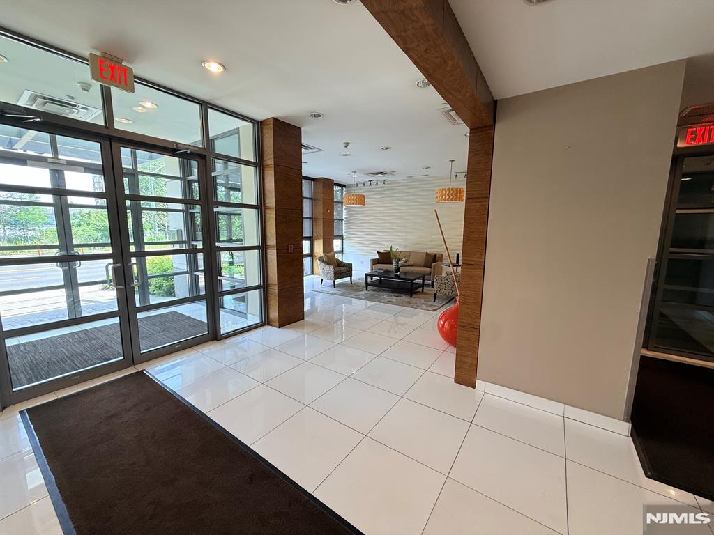 8125 River Road C3