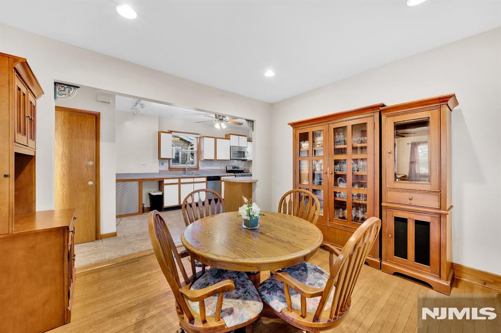 16 Newell Place