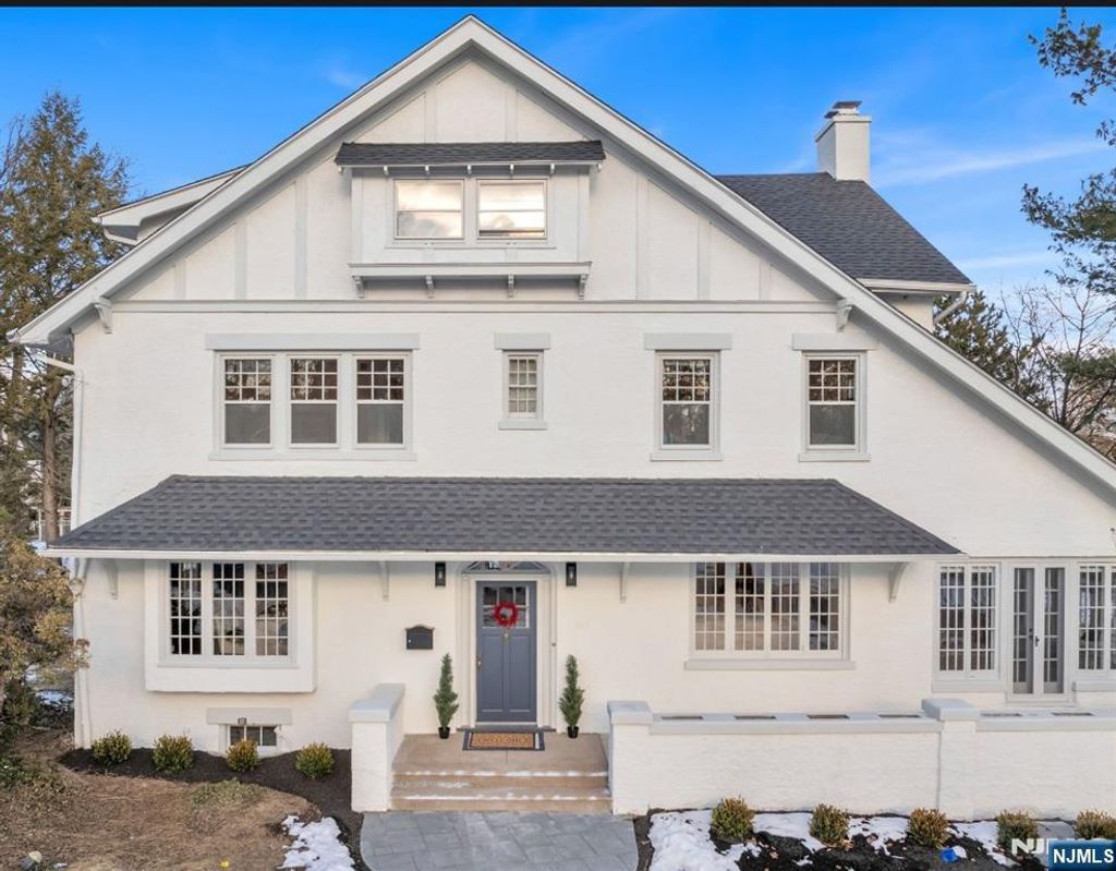 Photo of 269 Bellair Road, Ridgewood Village, NJ 07450 (MLS # 25040565)