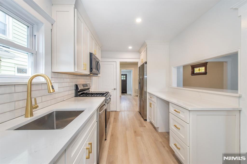 118 Rutherford Avenue