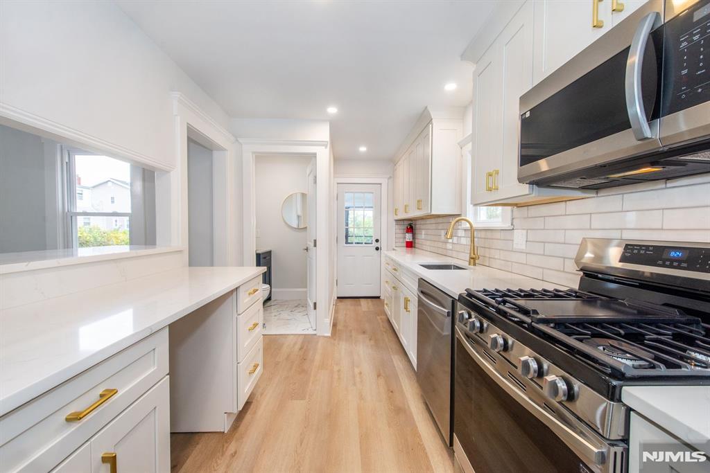 118 Rutherford Avenue