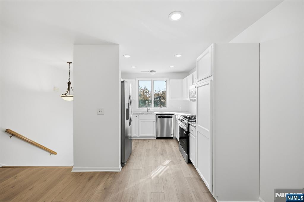 3 Mountain Ridge Road