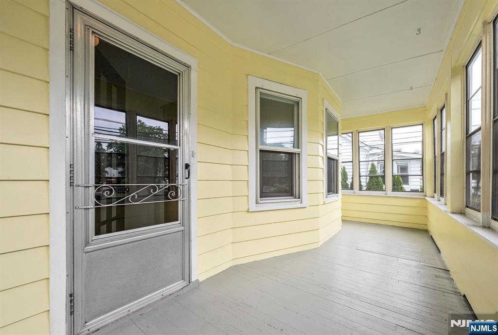 18 Lincoln Avenue 1