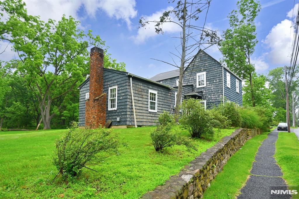 54 W Hobart Gap Road