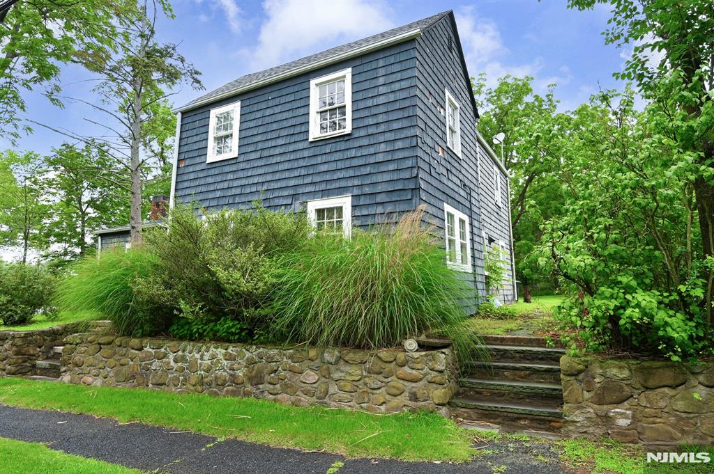 54 W Hobart Gap Road