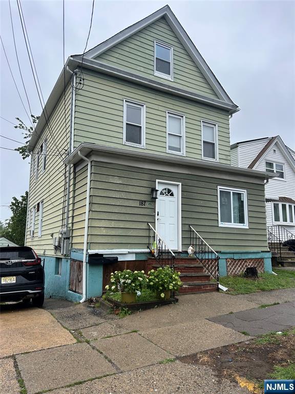 Rental Property at 187 Cambridge Ave 2, Garfield, New Jersey - Bedrooms: 2 
Bathrooms: 1 
Rooms: 5  - $2,500 MO.