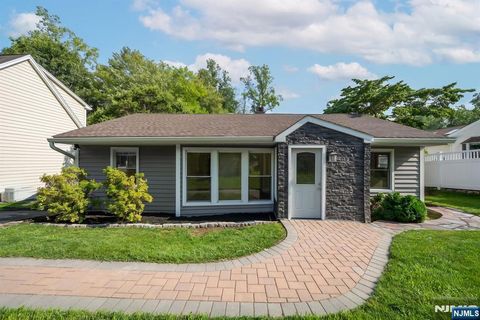 Photo of 19 Apache Trail, Rockaway Boro, NJ 07866 (MLS # 26027901)