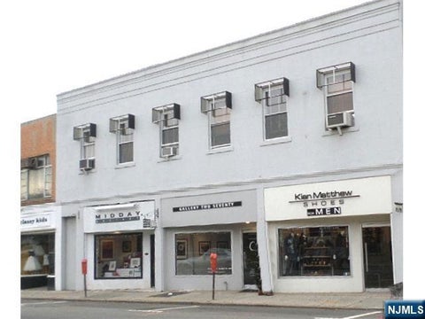 Photo of 10 N Dean Street, Englewood, NJ 07631 (MLS # 26028304)