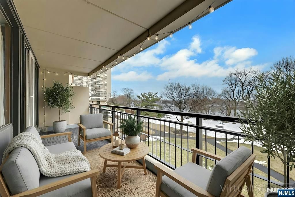 Photo of 2 Horizon Road #G5, Fort Lee, NJ 07024 (MLS # 26004946)