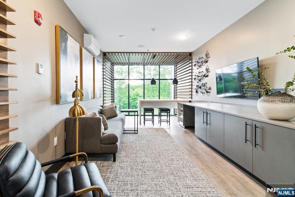 15 W Johnson Avenue Unit #405