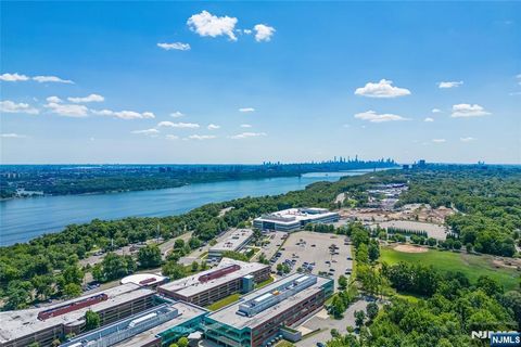 Photo of 41 Laurie Drive, Englewood Cliffs, NJ 07632 (MLS # 25031612)