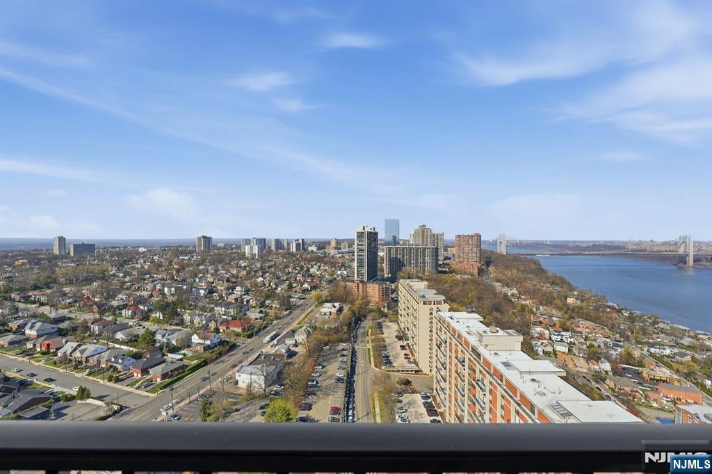 Photo of 6 Horizon Rd #2809, Fort Lee, NJ 07024 (MLS # 26024240)