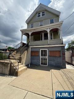 Orange, New Jersey 07050, United States, 2 Bedrooms Bedrooms, ,3 BathroomsBathrooms,Residential,Active,182445