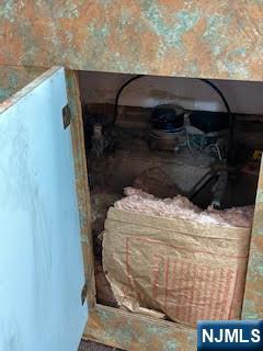 Orange, New Jersey 07050, United States, 2 Bedrooms Bedrooms, ,3 BathroomsBathrooms,Residential,Active,182445