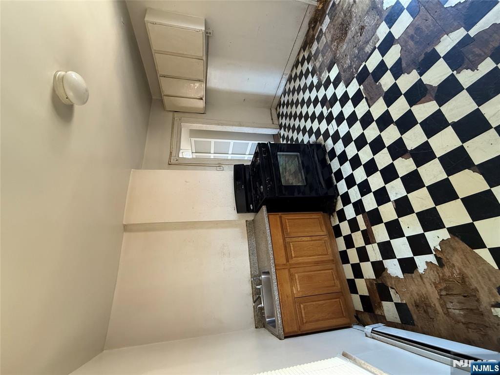 Orange, New Jersey 07050, United States, 2 Bedrooms Bedrooms, ,3 BathroomsBathrooms,Residential,Active,182445