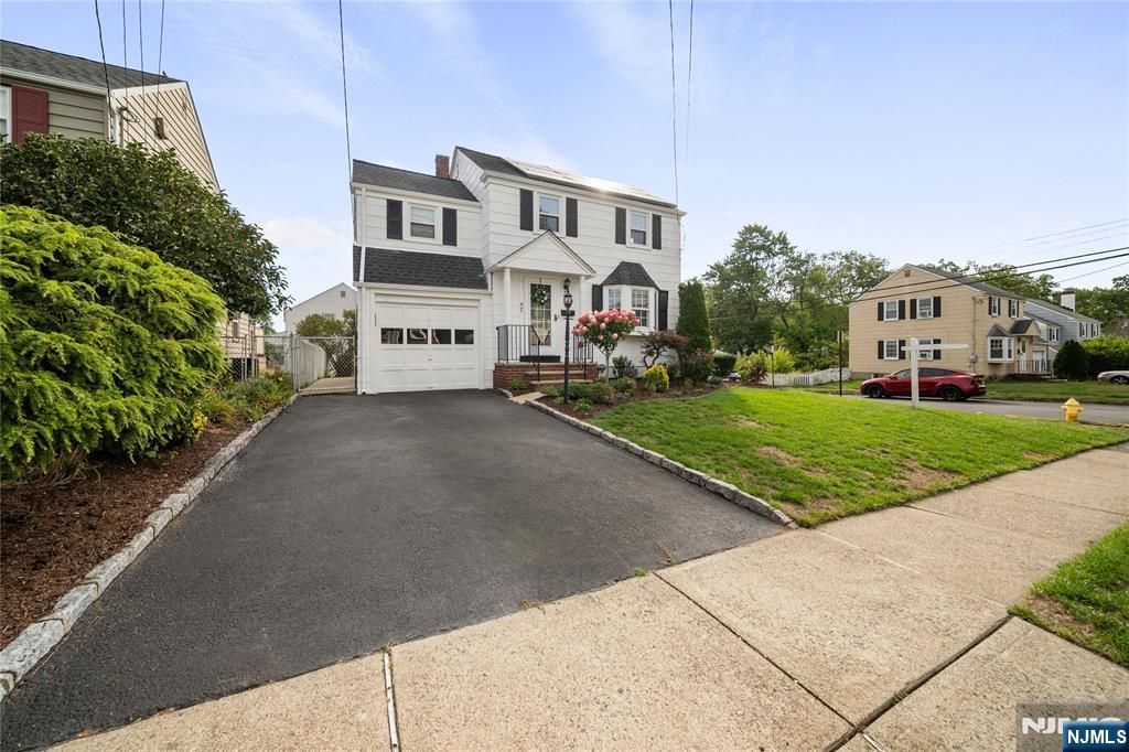Photo of 57 Yale Street, Bloomfield, NJ 07003 (MLS # 25033757)