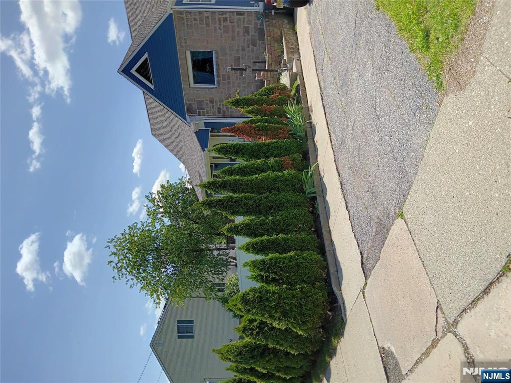 100 Knapp Place
