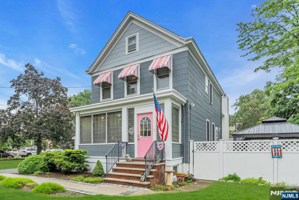 100 Woodside Avenue