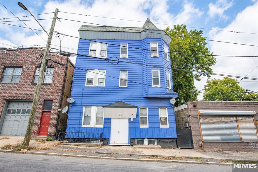 Investment opportunity in Belleville! Legal 6-family with 4 one-bed & 2 two-bed units. Five units renovated and leased at market rents. Property includes new heating system and separate utilities. Located near transit, parks, and major highways. Income-producing with upside through future rent increases. Ideal for investor portfolio growth.