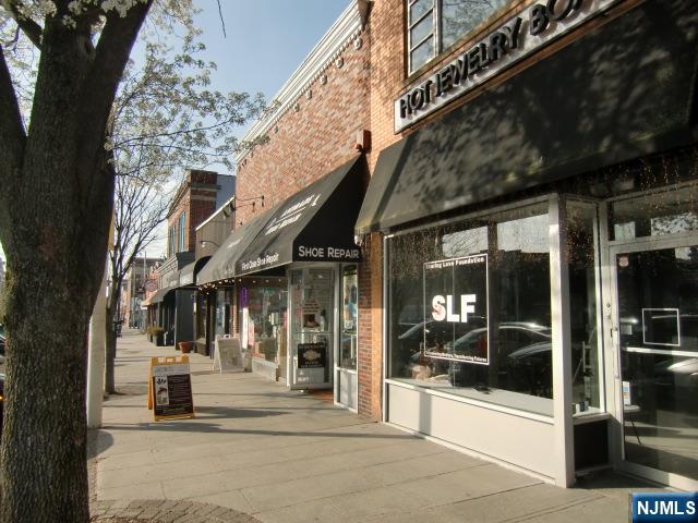 11 E Palisade Avenue