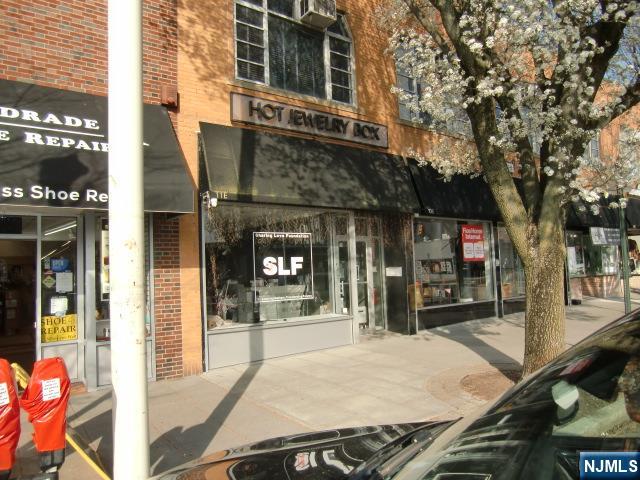 11 E Palisade Avenue