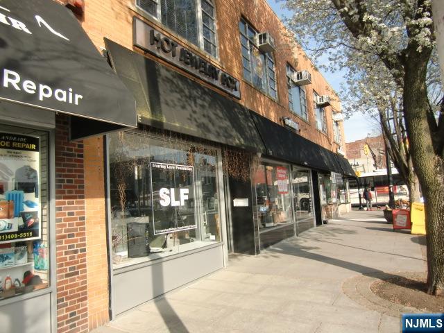 11 E Palisade Avenue