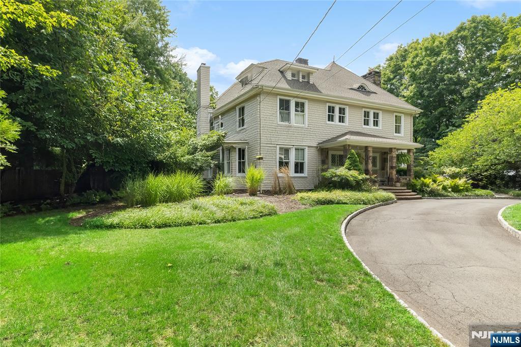 128 Westervelt Avenue