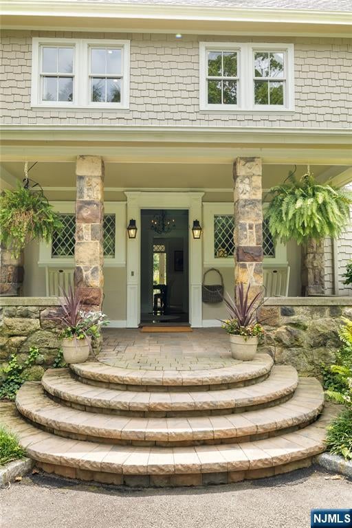 128 Westervelt Avenue