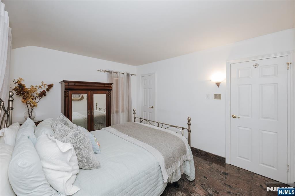 64 Orchard