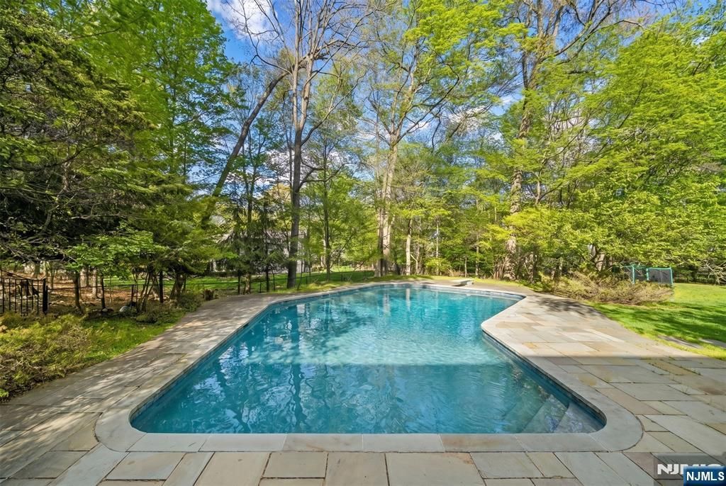 Photo of 639 Pawnee Lane, Franklin Lakes, NJ 07417 (MLS # 26016244)